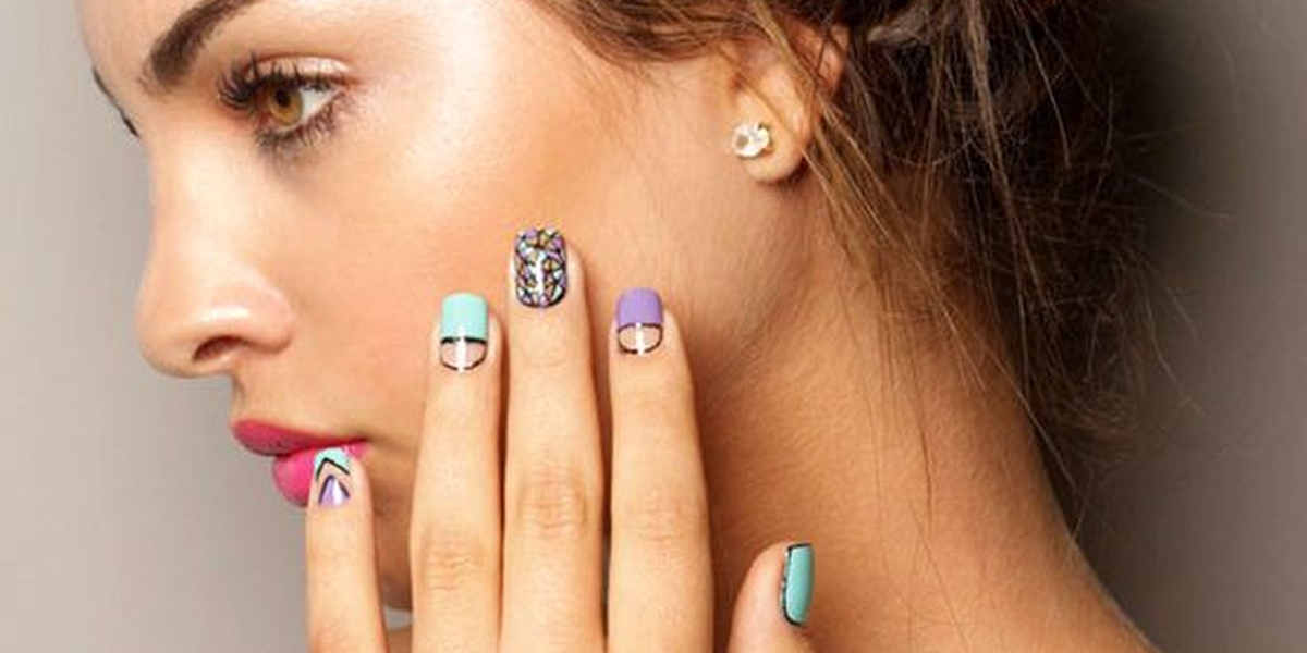 Confira o tutorial de nail art vazada tendência do verão 2014 Guiame