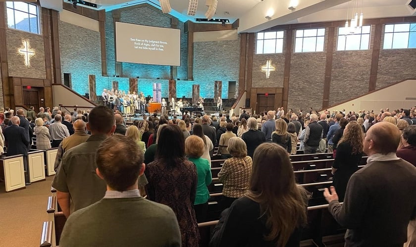 Crist Os Fazem Culto Ap S Tiroteio Em Escola De Nashville Nosso