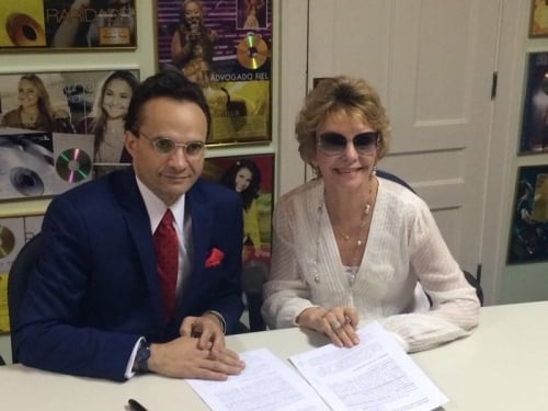 Pr. Samuel Ferreira (AD Brás) assina contrato com a MK Music