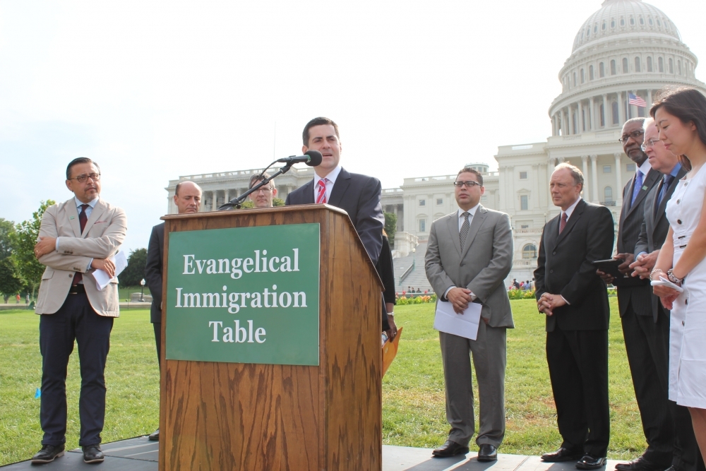 Segundo pesquisa, organização evangélica influencia reforma da imigração nos EUA