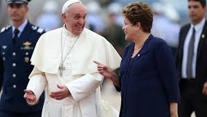Dilma usa imagens com Papa Francisco em propaganda eleitoral