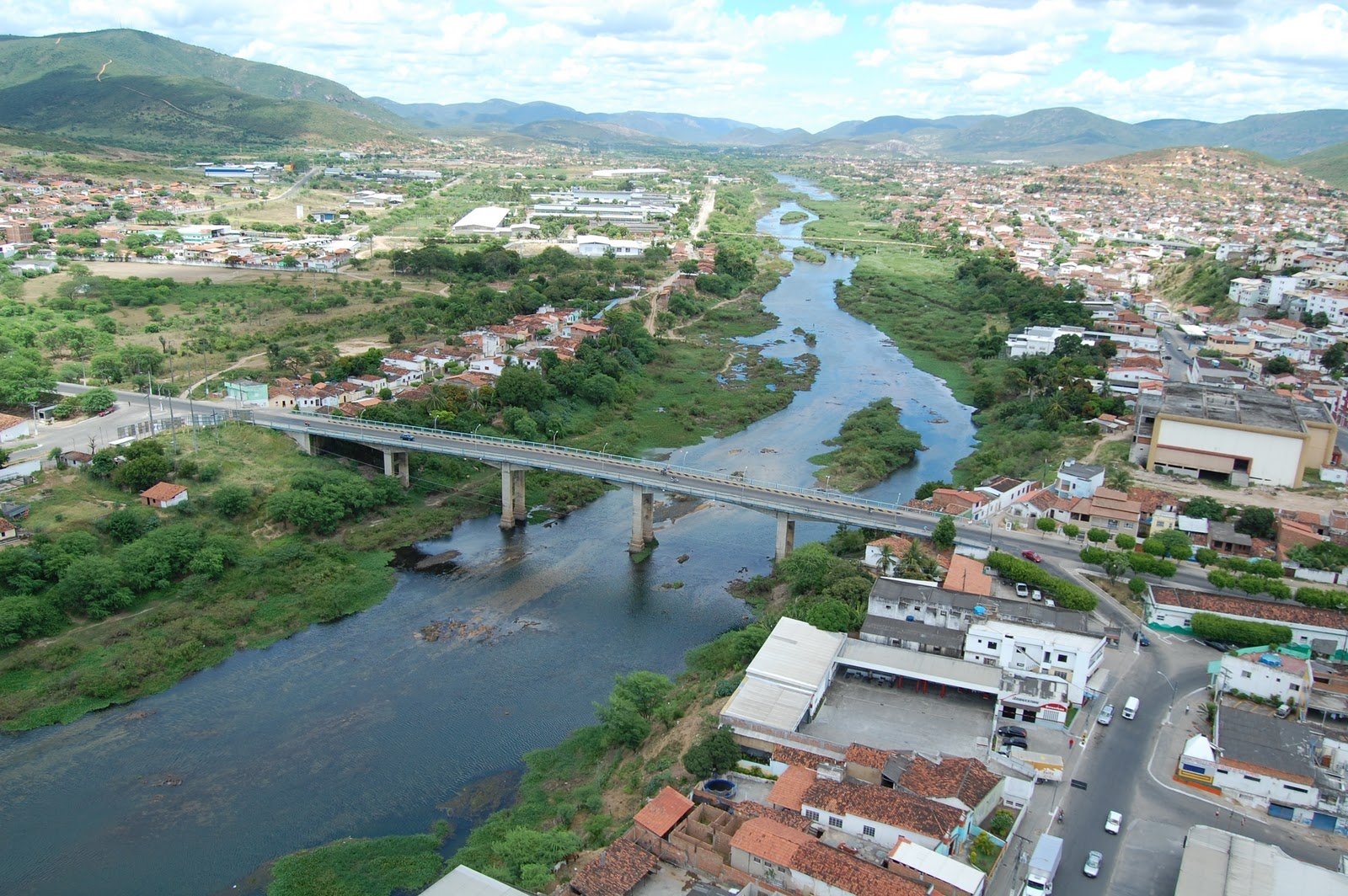 Chuvas voltam a cair e rios renascem em cidades da Bahia