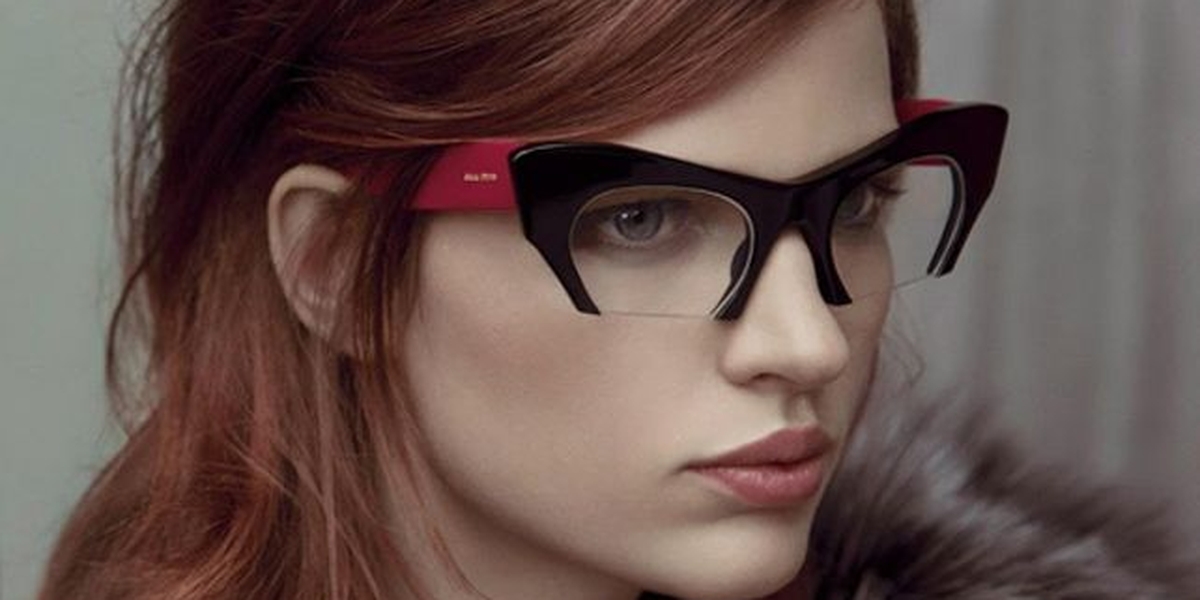 Как называется песня на мне очки миу. Очки Миу Миу. Miu Miu очки хит 2024. Miu Miu очки оправы. Очки Miu Miu солнцезащитные.