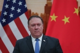 Secretário de Estado dos EUA, Mike Pompeo, durante visita a Pequim em 2018. (Foto: Lintao Zhang/Getty Images)