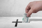 Estudo mostra que evangélicos não são tão engajados nas ofertas como deveriam. (Foto: MaxPixel)