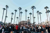 Jovens reunidos no evento evangelístico na Califórnia. (Foto: Reprodução/Instagram/Hope California)
