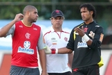 Goleiro Bruno e Adriano nos tempos de Flamengo, em maio de 2010, um mês antes de Eliza ser assassinada- 03.05.2010