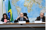 "É uma questão moral", disse Cristovam Buarque sobre legalização da maconha