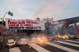 Da estação, os manifestantes seguem para a praça da Sé e para a Secretaria de Estado de Segurança Pública