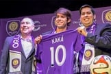 Kaká posa com a camisa 10 do Orlando City