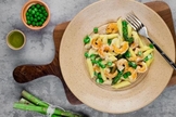 Macarrão com camarões e cream cheese