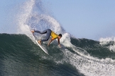Gabriel Medina bate Carlos Muñoz e avança de fase