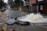 Adutora se rompeu na manhã desta terça em São Paulo