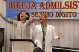 Quadro do "Zorra Total" satiriza evangélicos e causa polêmica