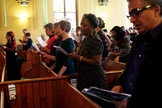 Após dar 500 dólares a cada membro, igreja dos EUA relata como o dinheiro foi gasto