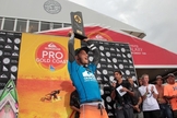 Filipe Toledo conquista etapa de Gold Coast