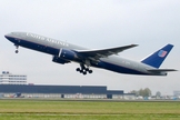 Durante voo de Washington a Denver, em um avião da United Airlines, um homem que estava entre os 33 passageiros começou a correr pelo corredor e gritar “jihad”.