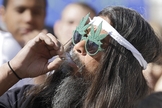 Usuário de maconha durante festa. (Marc Piscotty/Getty Images)