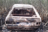 Carro que foi roubado e queimado no interior de São Paulo. (Divulgação/ J. Serafim)