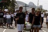 ONG Rio de Paz protesta contra a violência no Complexo do Alemão