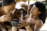 Índios da etnia Zo'é