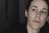 Einat Falbel interpretando Solange, em cenas do filme Metanoia.