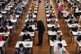 Escolas cristãs, no total, educam cerca de 33 mil alunos, nos quais metade são cristãos e metade são muçulmanos.