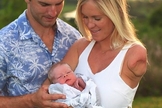 Bethany Hamilton, Adam e o filho