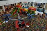 Atração de piscina de bolinhas gigante