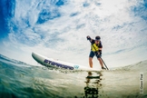 Com a adaptação Jonas consegue remar tão bem e tão forte que acabou sendo campeão brasileiro de corridas de stand up paddle. (Foto: Arquivo Pessoal)