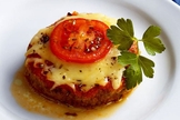 A receita de hambúrguer à parmegiana rende 8 porções. (Foto: Reprodução/ M de Mulher)