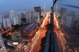 A metrópole possui uma vasta rede gastronômica, com 15 mil restaurantes e 60 tipos de cozinhas diferentes. (Foto: Veja/ Raul Junior)