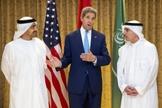 John Kerry com o Sheikh Abdullah bin Zayed e o Ministro das Relações Exteriores da Arábia Adel al-Jubeir