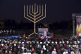 público aguarda iluminação da Menorah Nacional em Washington. Foto: Reuters.