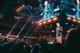 Ravi Zacharias ministrando na conferência Passion 2016.
