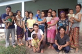 Famílias cristãs em Laos
