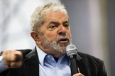 Lula foi alvo de um mandado de condução coercitiva - que representa uma nova fase da Operação Lava Jato. (Danilo Verpa / Folhapress)