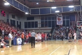 Durante o jogo de basquetebol, torcedores do Catholic Memorial School gritaram: "Vocês mataram Jesus" contra uma escola judaica. (Foto: Nate Weitzer / Twitter)