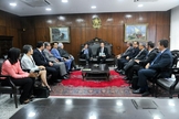 O Senador Marcelo Crivella e outros líderes evangélicos participaram da reunião com o presidente do Senado, Renan Calheiros nesta quarta-feira, 16. (Foto: Jane de Araújo / Agência Senado