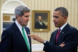 John Kerry (à esquerda) é o Secretário de Estado nomeado pelo presidente Barack Obama (à direita). Ambos têm sido pressionados para se posicionar sobre o genocídio que os cristãos estão sofrendo no Oriente Médio. (Foto: Casa Branca)