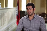 Jesse Metcalfe tem 37 anos e está estrelando no filme "Deus Não Está Morto 2", que estreia no Brasil, dia 7 de abril. (Imagem: Reprodução / Youtube)