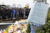 Mensagem da filha de Asad Shah, na parte de fora de sua loja em Glasgow, na Escócia. (Foto: Reprodução/The Telegraph)