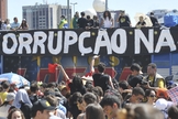 Nos últimos meses, as manifestações contra o atual governo do Brasil têm tomado as ruas das cidades de todo o país. (Foto: Atlas web)