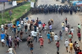 Os comentários de Hasin sobre as crenças religiosas de seu pai ajudaram a polícia de Bangladesh. (Foto: Reuters).