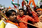 Ativistas hindus durante protesto em Nova Deli, na Índia, no dia 24 de fevereiro de 2016. (Foto: Reuters / Adnan Abidi)