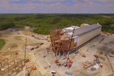 Os criadores não estão se preparando para um dilúvio real, já que a embarcação não pode flutuar. (Foto: Reprodução/Youtube)