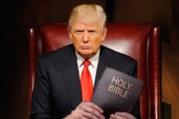 Donald Trump, único pré-candidato republicano à Casa Branca, lançou uma nova tradução da Bíblia. (Foto: Reprodução/Twitter)