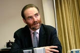 O professor Timothy Garton Ash é especialista de estudos europeus pela Universidade de Oxford. (Foto: Profimedia)