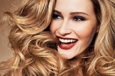 Confira seis dicas que o site M de Mulher separou para te ajudar a fazer uma escova de salão em sua própria casa. (Foto: Reprodução)
