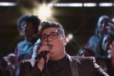 Em novembro de 2015, o cantor interpretou um hino conhecido como "Tú És Fiel, Senhor" e provocou uma reação surpreendente no público. (Foto: Reprodução).